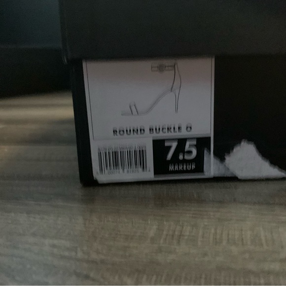 Never worn. - Picture 3 of 4